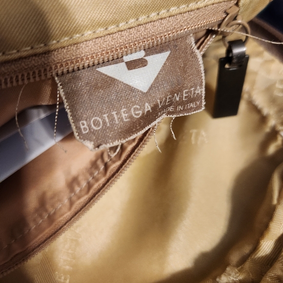 Bottega Vaneta Pouch - Picture 12 of 14